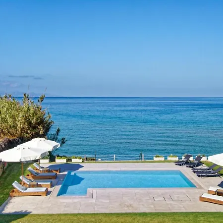 Вилла Psarou House