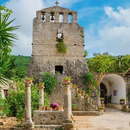 Вилла Psarou House *